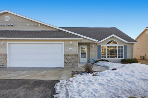 334 30th St N, Moorhead, MN, 56560-2574 | Card Image