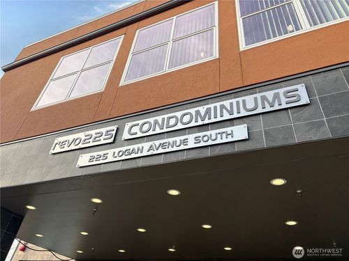 111-225 Logan Ave S, Renton, WA, 98057-2050 | Card Image