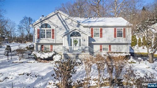 24 The Loop, Ringwood, NJ, 07456-2334 | Card Image