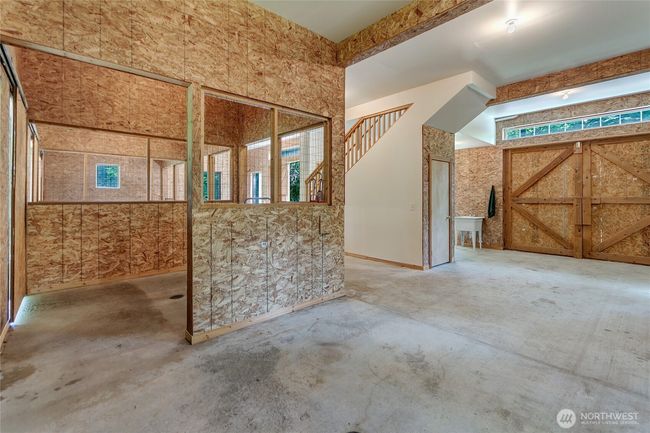 Barn/shop has 3 large access doors. | Image 24