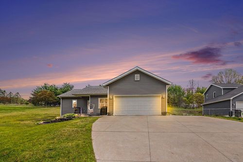 31800 Pine Ridge Cir, Lawton, MI, 49065-8200 | Card Image
