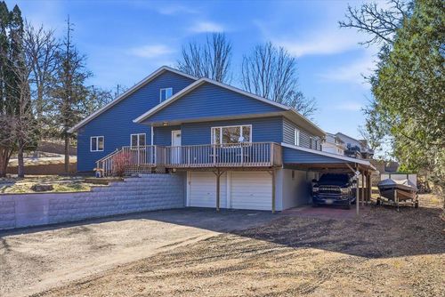 314 8th Ave, Osceola, WI, 54020-8196 | Card Image