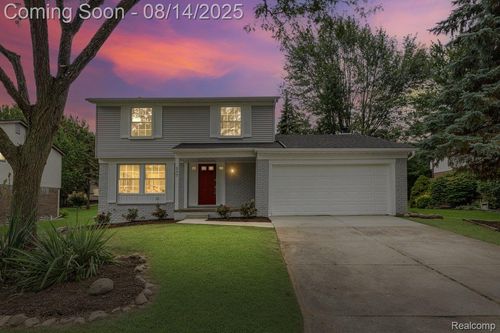 237 Union Dr, Rochester Hills, MI, 48307-3876 | Card Image