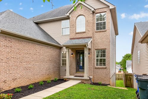 925 Winding Oak Trl, Lexington, KY, 40511-8956 | Card Image