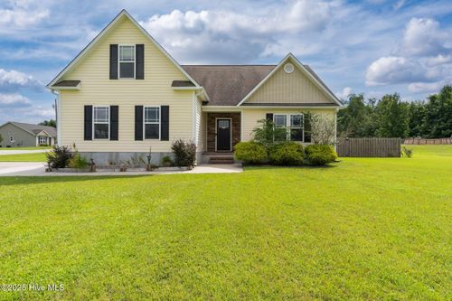 100 Kodiak Ct, Jacksonville, NC, 28540-4635 | Card Image