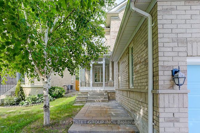 7 Debonair St, House attached with 4 bedrooms, 4 bathrooms and 2 parking in Richmond Hill ON | Image 5