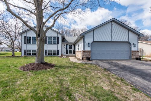 706 Roberts Rd, Winthrop Harbor, IL, 60096-1045 | Card Image