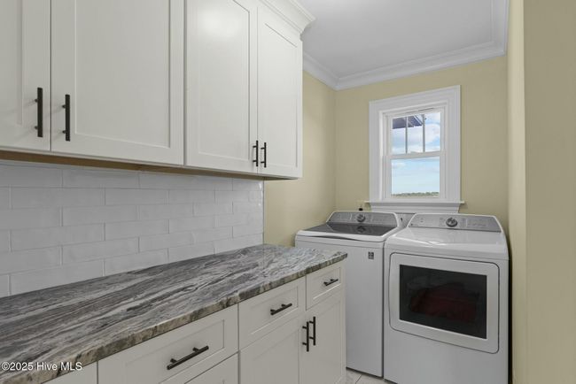 Laundry Room | Image 40