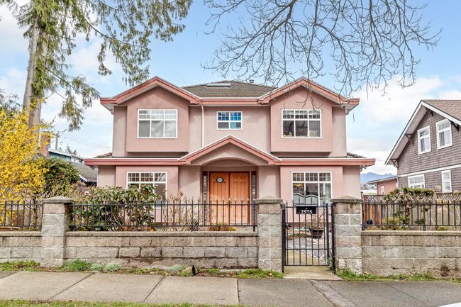 2575 W 10 Th Avenue, House other with 8 bedrooms, 6 bathrooms and 5 parking in Vancouver BC | Image 1