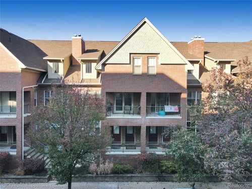 146 Tiffany Ln, Royal Oak, MI, 48067-3272 | Card Image