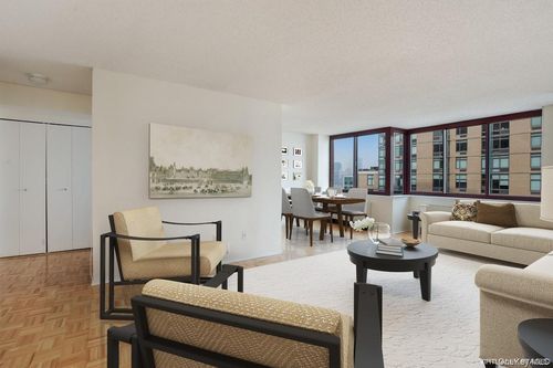 35f-4-74 48th Ave, Long Island City, NY, 11109-5625 | Card Image