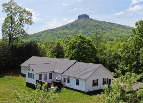 1135 Hunts Grove Ln, Pinnacle, NC, 27043-9276 | Card Image