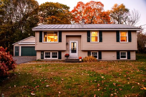 25 S Alpine Street, Oakland, ME, 04963 | Card Image