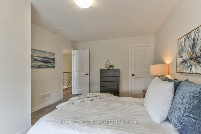 6713 Hayward Dr, House attached with 3 bedrooms, 3 bathrooms and 1 parking in London ON | Image 27