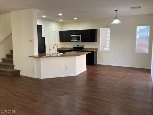 9532 Knopfler Ln, Las Vegas, NV, 89148-6704 | Card Image