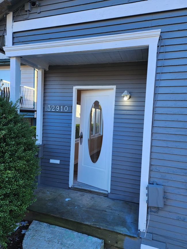 32910 1 St Avenue, House other with 2 bedrooms, 1 bathrooms and 2 parking in Mission BC | Image 5