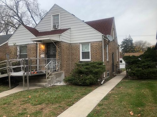 9715 S Dobson Ave, Chicago, IL, 60628-1604 | Card Image