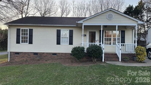 105 Chadwick Cir, Dallas, NC, 28034-1882 | Card Image