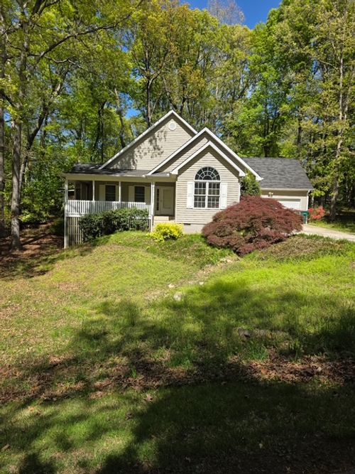 905 N Crestview Dr, Seneca, SC, 29678-1001 | Card Image