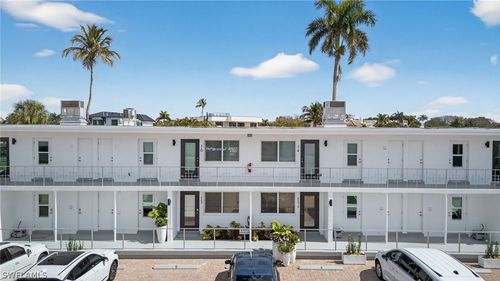 apt-e6-1550 Gulf Shore Blvd N, NAPLES, FL, 34102-4934 | Card Image