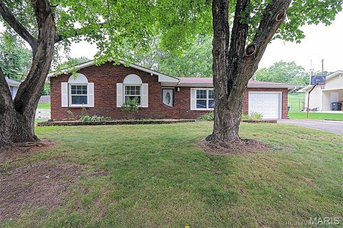2225 Sherwood Dr, Cape Girardeau, MO, 63701-2451 | Card Image