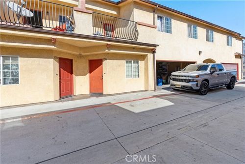  E 52nd Street, Maywood, CA, 90270 | Card Image