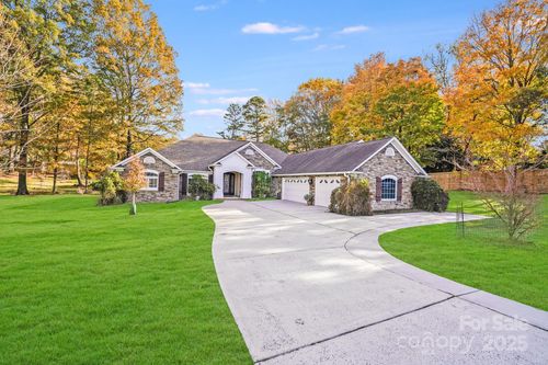 5329 Kuykendall Rd, Charlotte, NC, 28270-0273 | Card Image