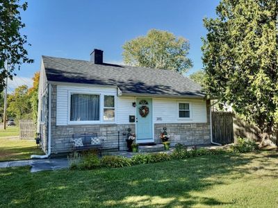 1885 North Avenue, House other with 2 bedrooms, 1 bathrooms and null parking in Burlington VT | Image 1