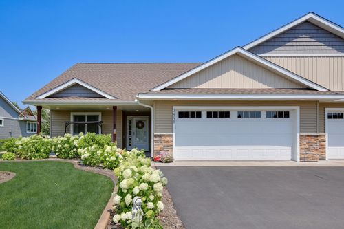 3498 Cambridge Place, River Falls, WI, 54022 | Card Image