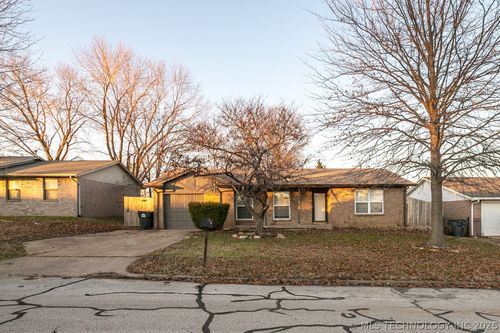 607 W 150th St S, Glenpool, OK, 74033-4376 | Card Image