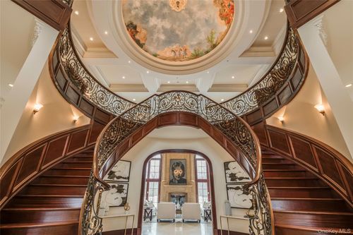 4 Valentine Farm Ct, Glen Head, NY, 11545-2538 | Card Image