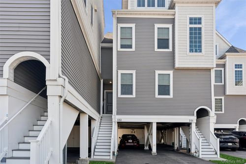 332-332 Marina Pointe Drive, Hempstead, NY, 11518 | Card Image