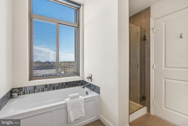 UNIT-1050 - 3650 S Glebe Rd, Condo with 2 bedrooms, 2 bathrooms and null parking in ARLINGTON VA | Image 28