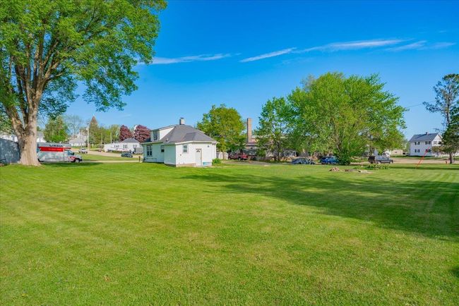 500 2 Nd Ave, House other with 2 bedrooms, 1 bathrooms and null parking in HOLLANDALE WI | Image 51