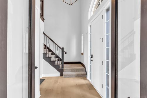 42419 Magnolia Dr, Sterling Heights, MI, 48314-4241 | Card Image