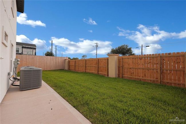 APT-2 - 2000 E 1 St St, Condo with 2 bedrooms, 2 bathrooms and 2 parking in Mission TX | Image 12