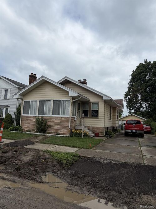 374 Woodworth Street, Marine City, MI, 48039 | Card Image