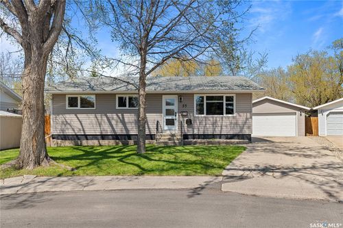 35 Symons Pl, Regina, SK, S4X1M7 | Card Image