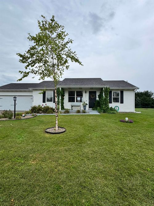 72124 Adam St, Milford, IN, 46542-9521 | Card Image