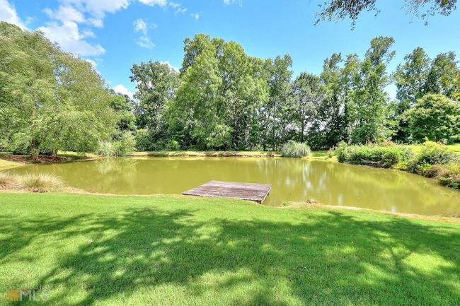 557 Arrowhead Cir, House other with 3 bedrooms, 2 bathrooms and null parking in Rutledge GA | Image 4