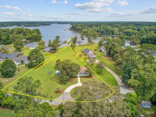 1106 Shore Dr, Manning, SC, 29102-4720 | Card Image