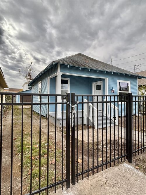 2007 Spring St, Houston, TX, 77007-2804 | Card Image