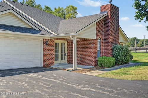11303 Ridge Lake Dr, Louisville, KY, 40272-5204 | Card Image