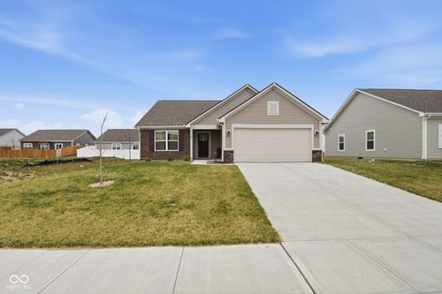327 Antioch St, Greenfield, IN, 46140-4029 | Card Image