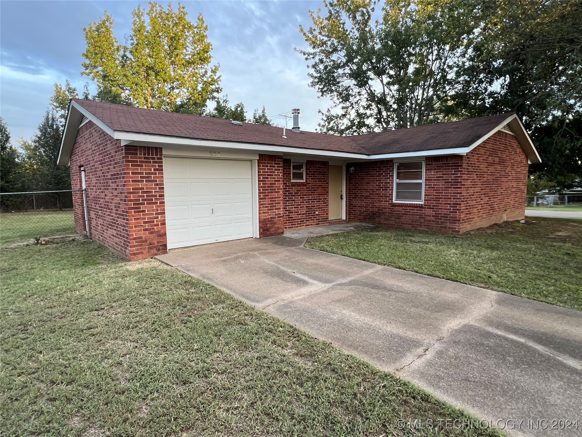 Summer Cir, Sallisaw, OK 74955