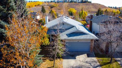 148 Edgedale Dr Nw, House detached with 4 bedrooms, 3 bathrooms and 5 parking in Calgary AB | Image 1