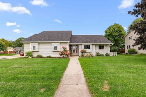 736 Fern St, Waupun, WI, 53963-1048 | Card Image