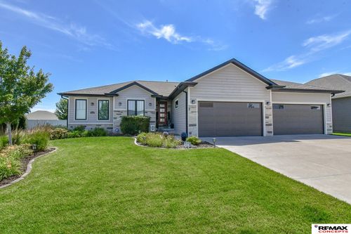 9820 Fairbury Ln, Lincoln, NE, 68516-9530 | Card Image