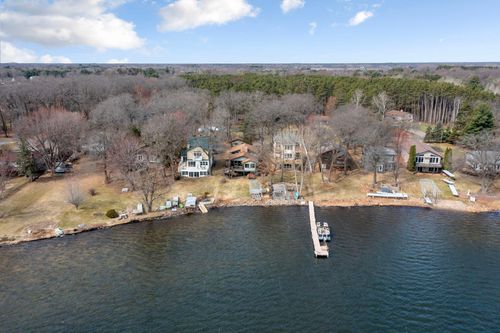 19439 E Tri Oak Cir Ne, Wyoming, MN, 55092-9496 | Card Image