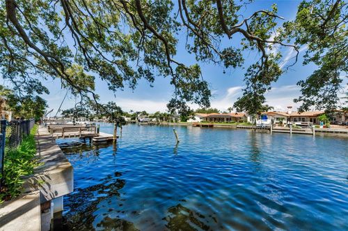 2053 Iowa Ave Ne, St Petersburg, FL, 33703-3427 | Card Image